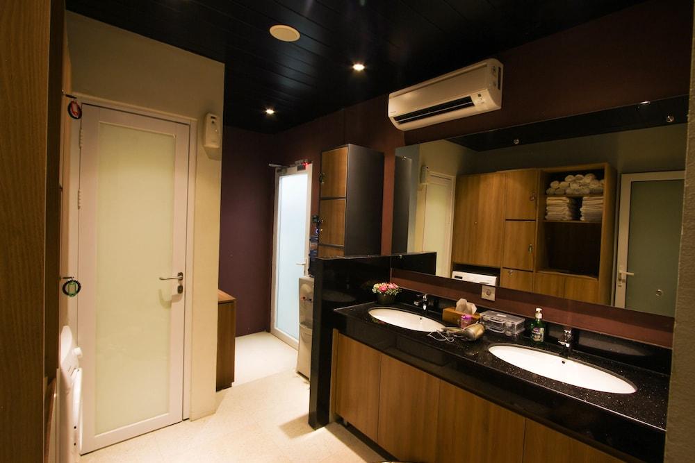 โรงแรมกูเรตาเกโซ เกอมัง จาการ์ตา ภายนอก รูปภาพ